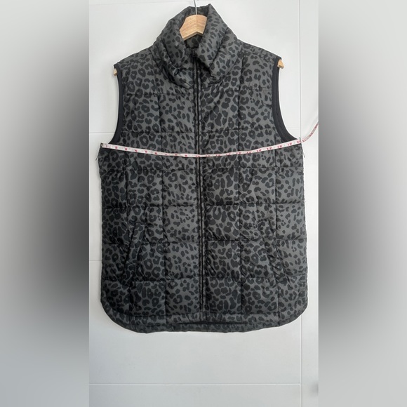 GAP - 100% Recycled Puffer Vest - Picture 6 of 6